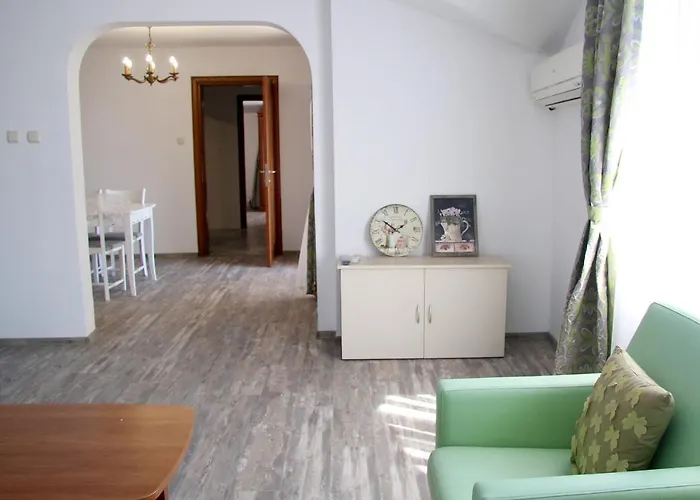 Nasini By Flat Mаnager 公寓式酒店