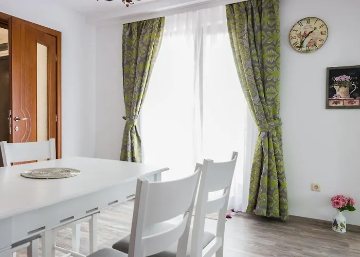 Nasini By Flat Mаnager 公寓式酒店